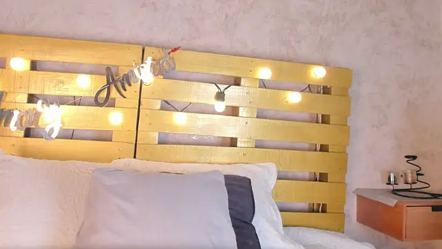 thalia888  online show from 24, 9, 2025