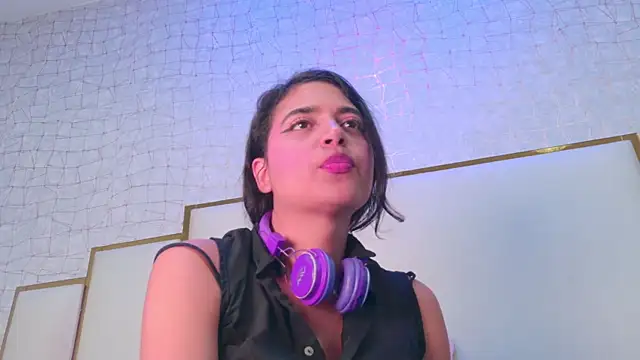Snapshot of thalia888_ chatting on 10, 7, 2026 thalia888 online show from 10, 7, 2026