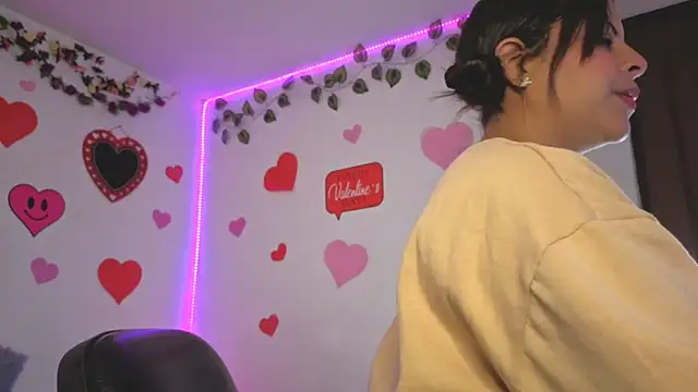 MiaCollinssx online show from 19, 2, 2026