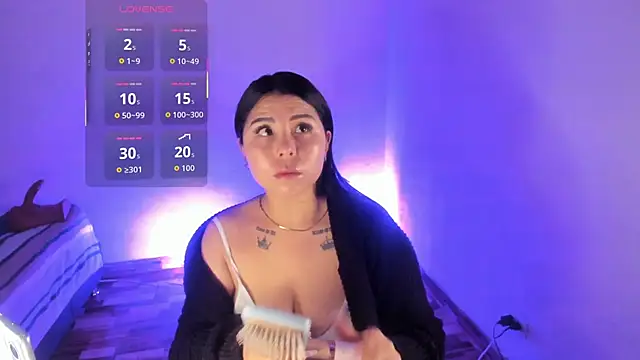 SiennaValera online show from 20, 11, 2025