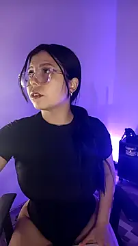 SiennaValera online show from 26, 11, 2025