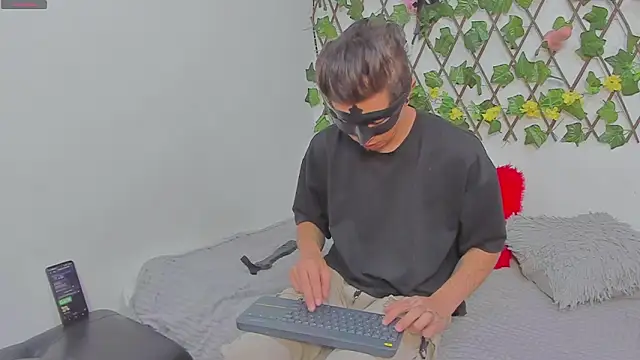 COUPLE25 33 online show from 11, 2, 2026