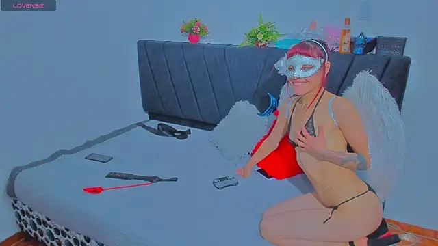 Snapshot of COUPLE25_33 chatting on 2, 11, 2025 COUPLE25 33 online show from 2, 11, 2025