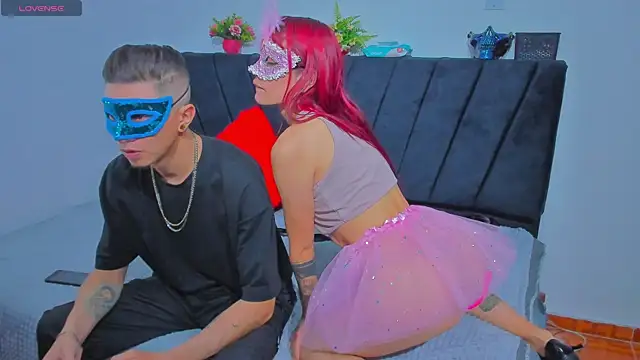 Snapshot of COUPLE25_33 chatting on 1, 11, 2025 COUPLE25 33 online show from 1, 11, 2025