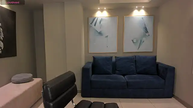 LeahNovac online show from 9, 9, 2025