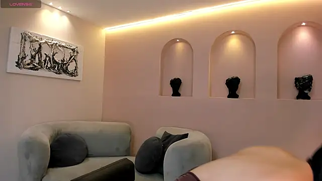 LeahNovac online show from 29, 10, 2025