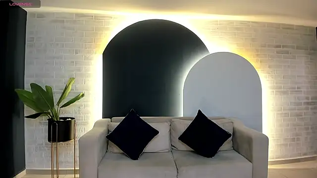 LeahNovac online show from 30, 9, 2025