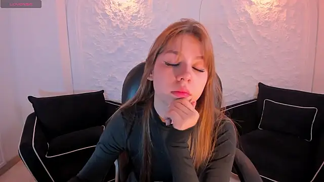 Snapshot of TiffannySins chatting on 13, 2, 2026 TiffannySins online show from 13, 2, 2026