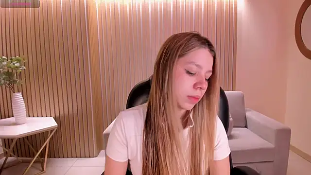 Snapshot of TiffannySins chatting on 11, 7, 2026 TiffannySins online show from 11, 7, 2026