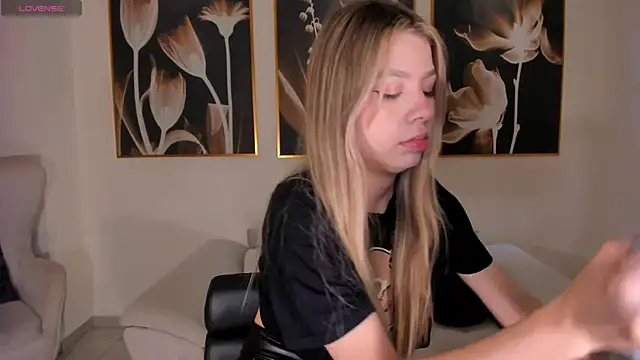 TiffannySins online show from 30, 5, 2026