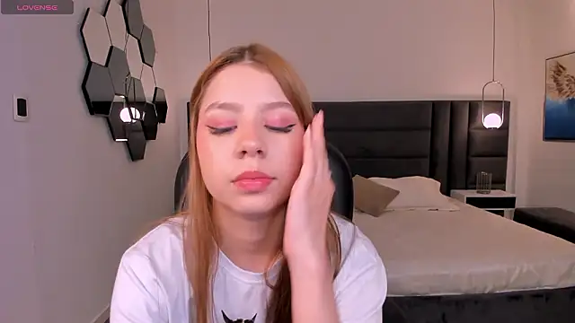 Snapshot of TiffannySins chatting on 28, 2, 2026 TiffannySins online show from 28, 2, 2026