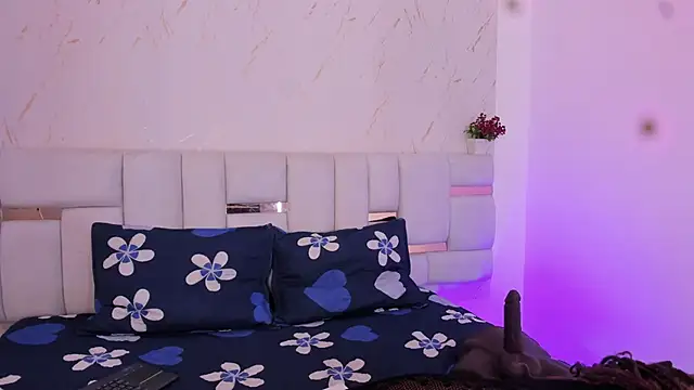 Snapshot of ThaliaOcean chatting on 1, 12, 2025 ThaliaOcean online show from 1, 12, 2025