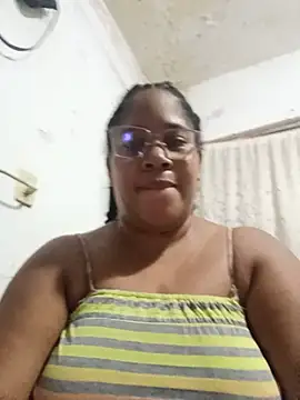 Big ass submissive online show from 5, 6, 2026