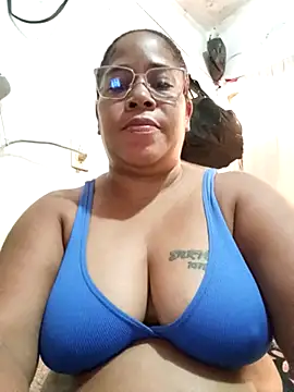 Big ass submissive online show from 7, 5, 2026