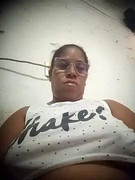 Big ass submissive online show from 4, 3, 2026