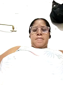 Big ass submissive online show from 5, 4, 2026