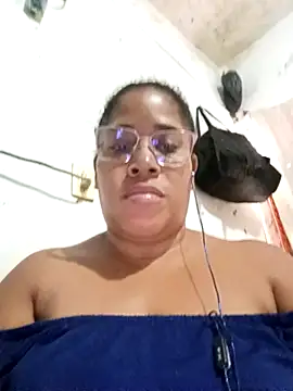 Big ass submissive online show from 6, 4, 2026