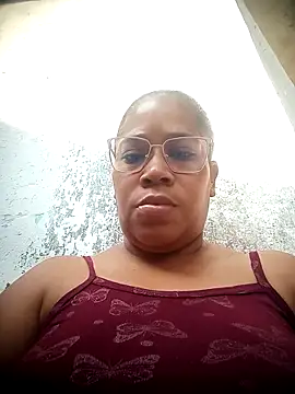 Big ass submissive online show from 1, 3, 2026