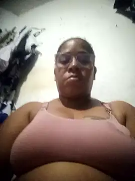 Big ass submissive online show from 4, 3, 2026