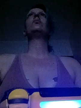 DeziBaby1087 online show from 9, 4, 2026