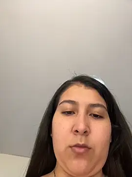 Snapshot of evelyn_1702 chatting on 1, 6, 2026 evelyn 1702 online show from 1, 6, 2026