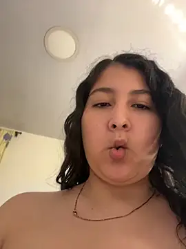 Snapshot of evelyn_1702 chatting on 15, 6, 2026 evelyn 1702 online show from 15, 6, 2026
