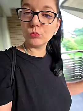 Swiss Lady online show from 28, 9, 2025