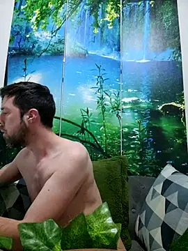 Snapshot of welcome-to-the-jungle chatting on 7, 2, 2026 welcome-to-the-jungle online show from 7, 2, 2026