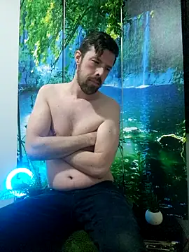 Snapshot of welcome-to-the-jungle chatting on 2, 3, 2026 welcome-to-the-jungle online show from 2, 3, 2026