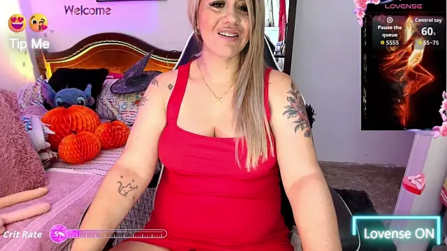 Snapshot of aamanda_Queen_ chatting on 3, 10, 2025 aamanda Queen online show from 3, 10, 2025