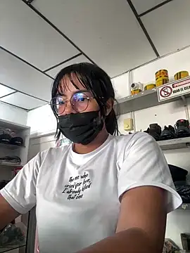 Kyra  Rose online show from 17, 12, 2025