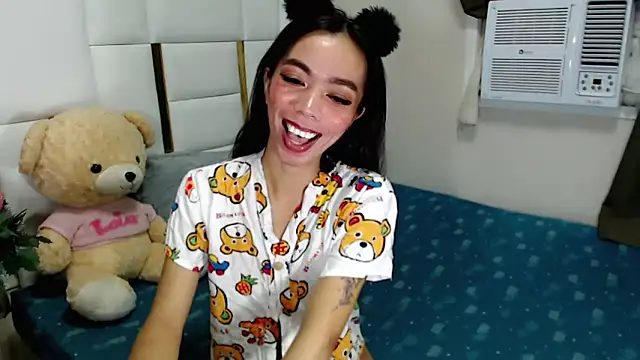 diamondnaked  online show from 13, 10, 2025