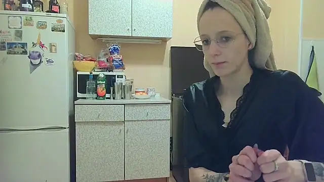 Snapshot of Lucy_Divine chatting on 15, 11, 2025 Lucy Divine online show from 15, 11, 2025