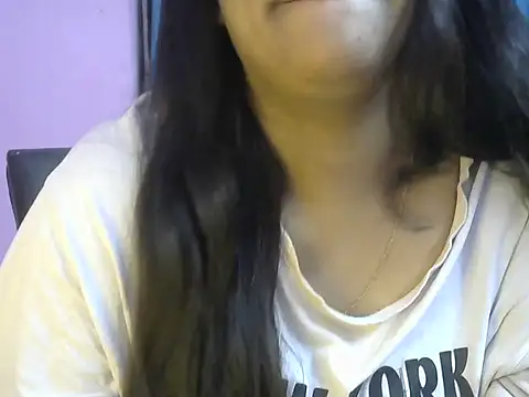 Queenxxx98 online show from 22, 10, 2025