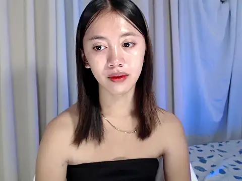 lovely kiannaHugecock online show from 12, 9, 2025