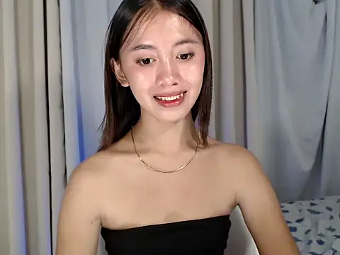 lovely kiannaHugecock online show from 12, 9, 2025