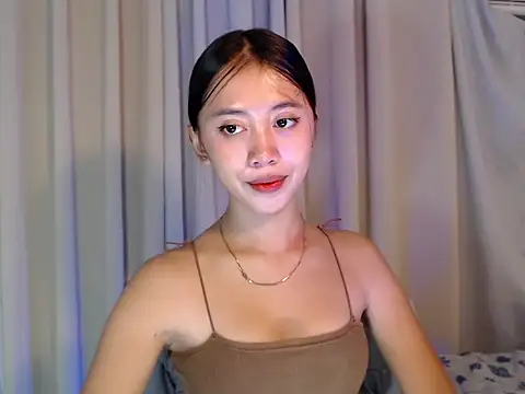 lovely kiannaHugecock online show from 15, 9, 2025