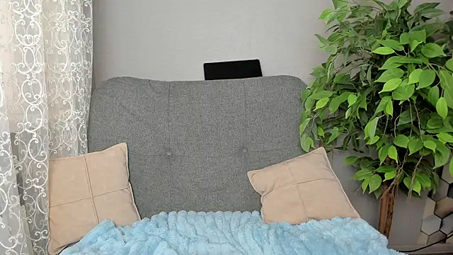 Kelly Gerzikaa online show from 22, 9, 2025