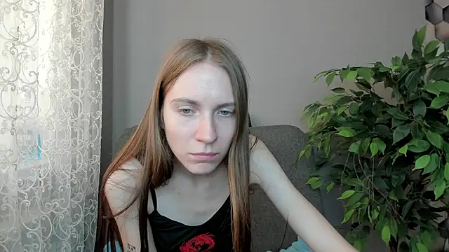 Kelly Gerzikaa online show from 19, 9, 2025