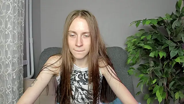 Kelly Gerzikaa online show from 12, 9, 2025