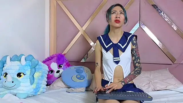 Sophia moo  online show from 31, 5, 2026