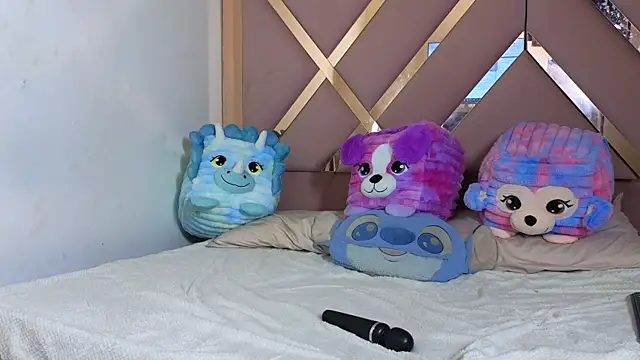 Sophia moo  online show from 2, 6, 2026
