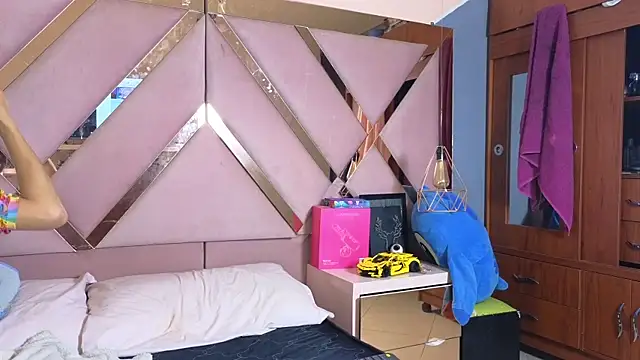 Snapshot of Sophia_moo_ chatting on 4, 3, 2026 Sophia moo online show from 4, 3, 2026