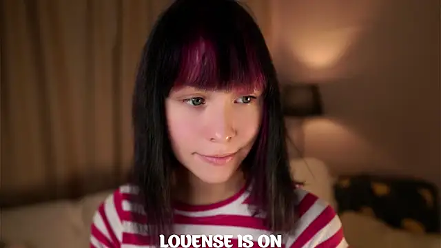 Snapshot of BritniBers chatting on 4, 10, 2025 BritniBers online show from 4, 10, 2025