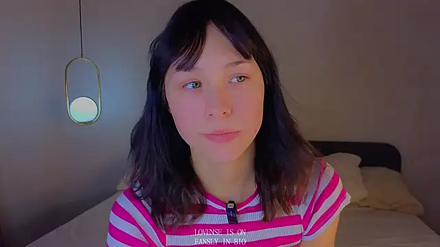 Snapshot of BritniBers chatting on 16, 11, 2025 BritniBers online show from 16, 11, 2025