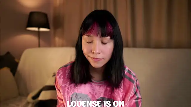 Snapshot of BritniBers chatting on 2, 10, 2025 BritniBers online show from 2, 10, 2025