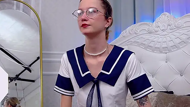 MaeLili online show from 14, 12, 2025