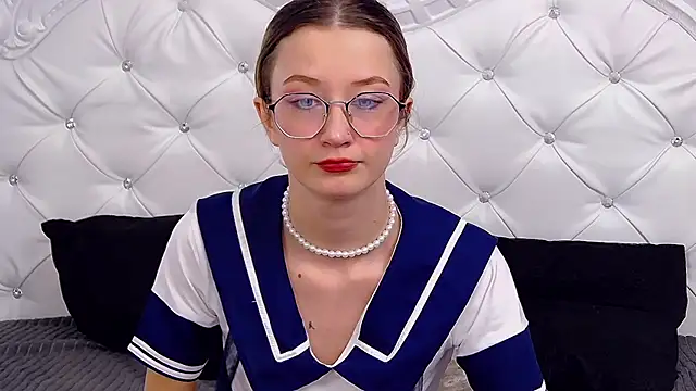 MaeLili online show from 15, 12, 2025