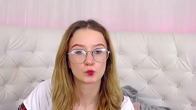 MaeLili online show from 10, 1, 2026