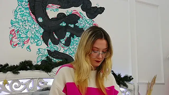 MaeLili online show from 23, 12, 2025